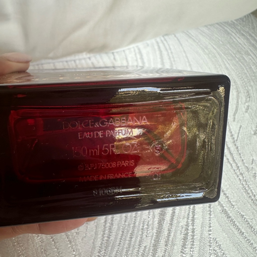 *EMPTY* Dolce & Gabbana Men's Eau de Parfum Bottle in Deep Red with Gold Cap - Picture 3 of 4